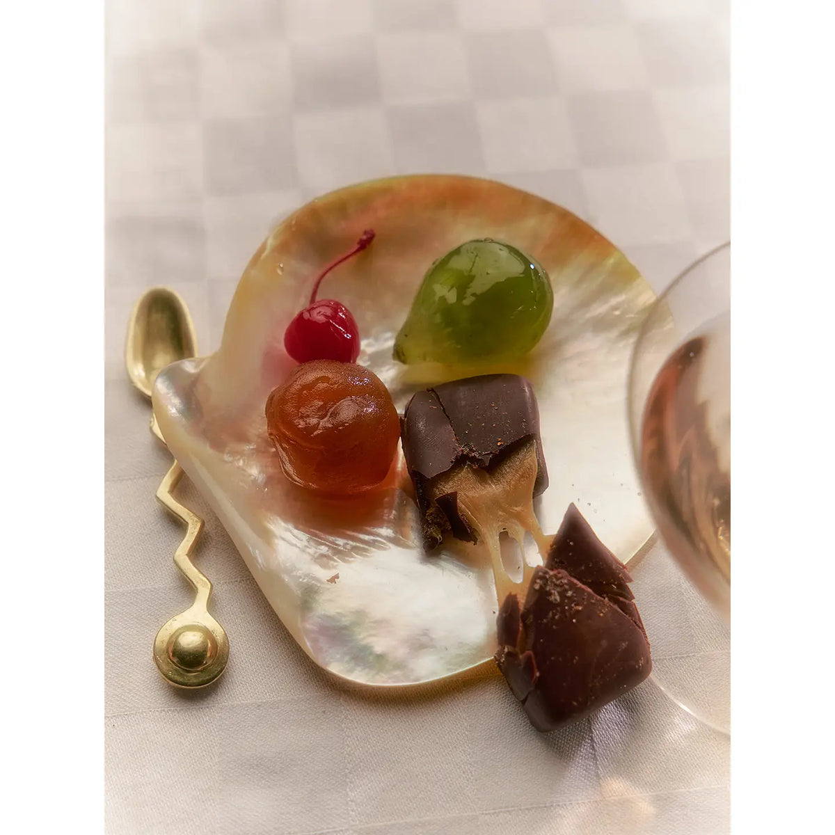 loco love chocolate / salted caramel shortbread