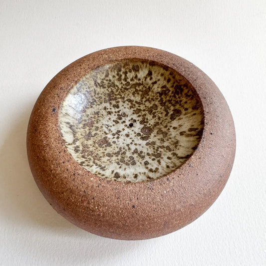 SOMBRA / mossy sandstone incense holder 004