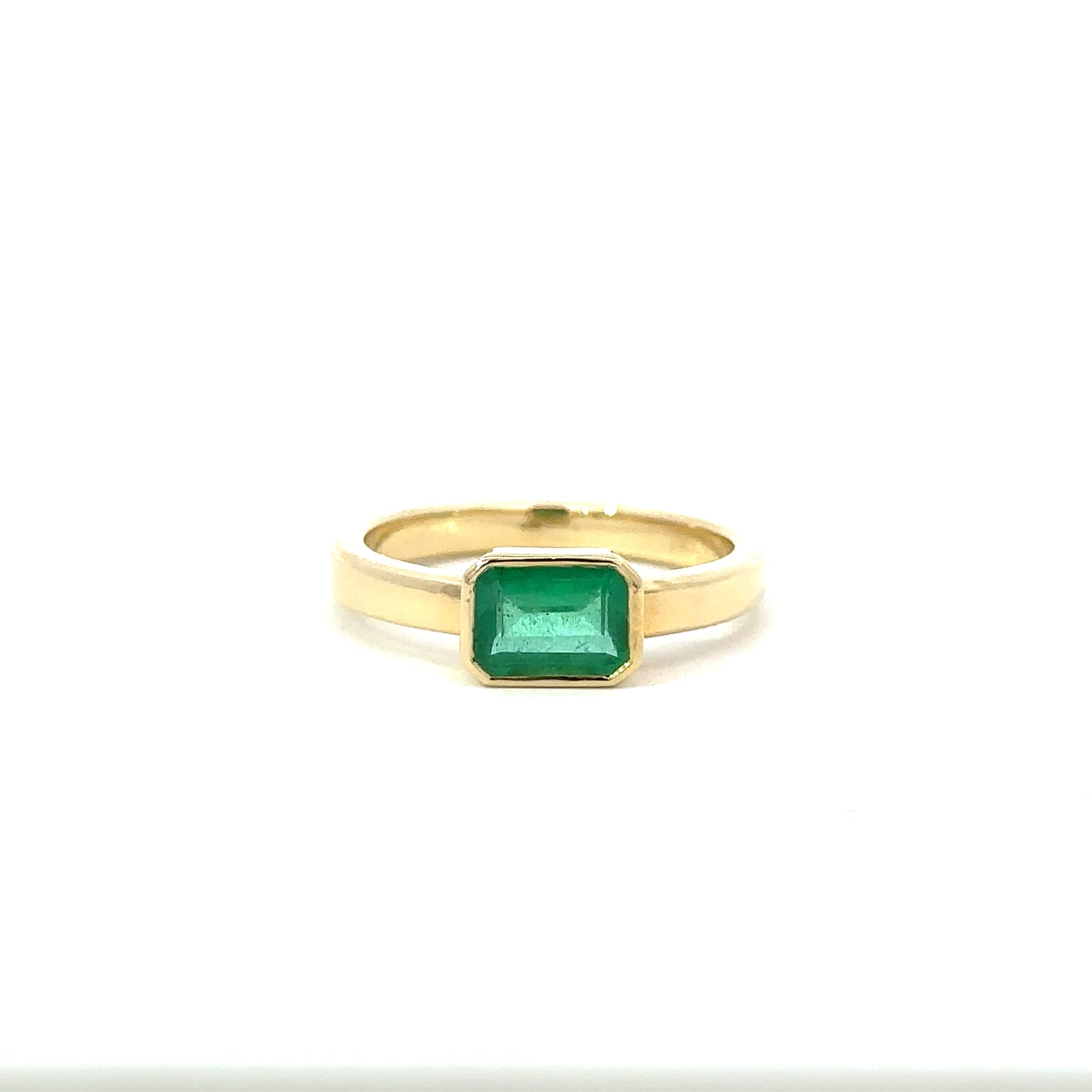 thea ring - natural emerald