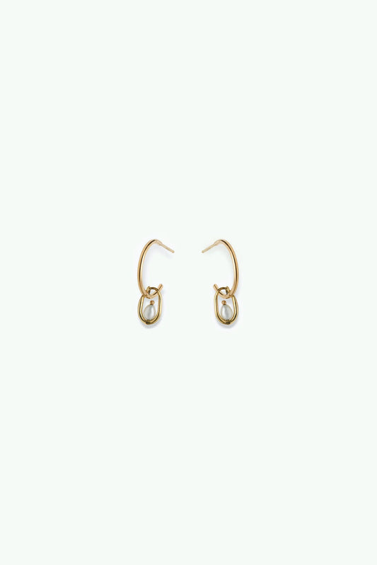 wwake / pearl droplet hoop earrings