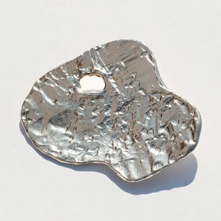 dario brooch pin
