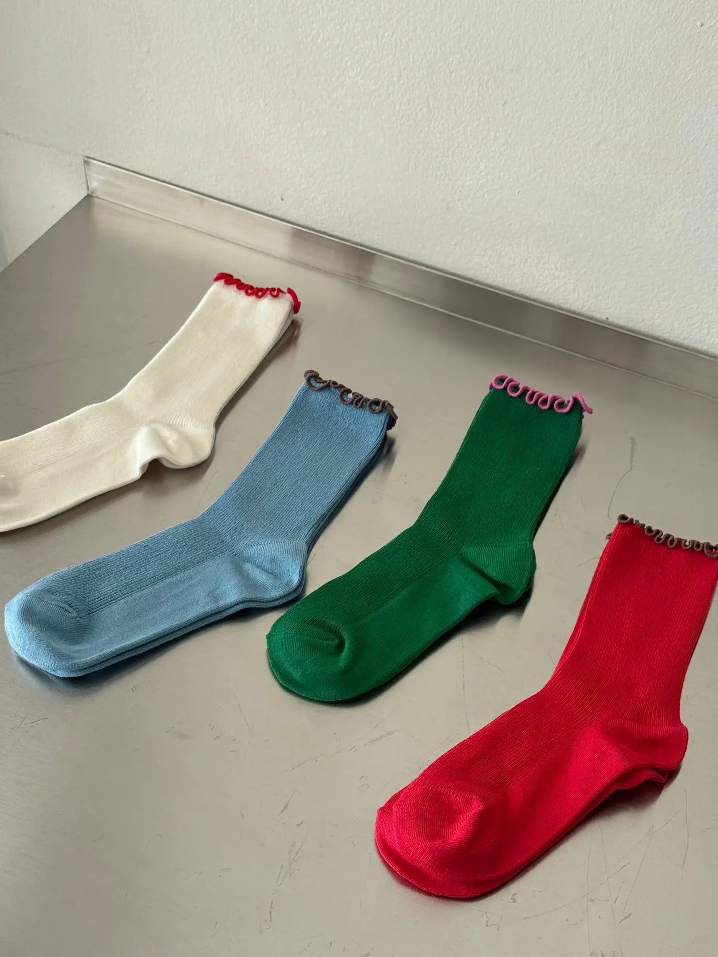 le bon shoppe / ruffled modal socks