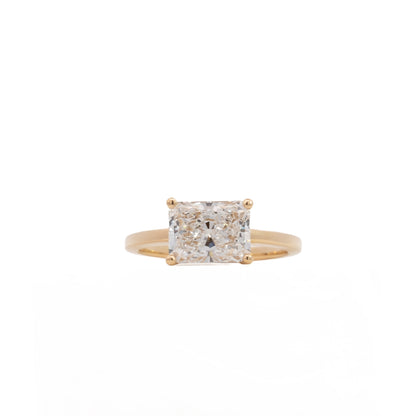 solitaire ring - radiant - grown diamond