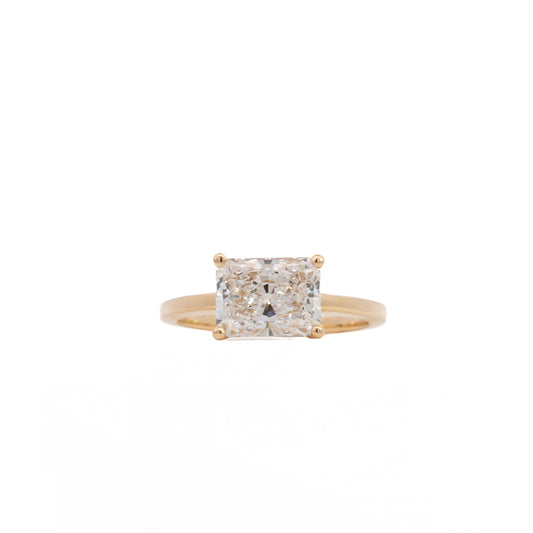 solitaire ring - radiant - grown diamond