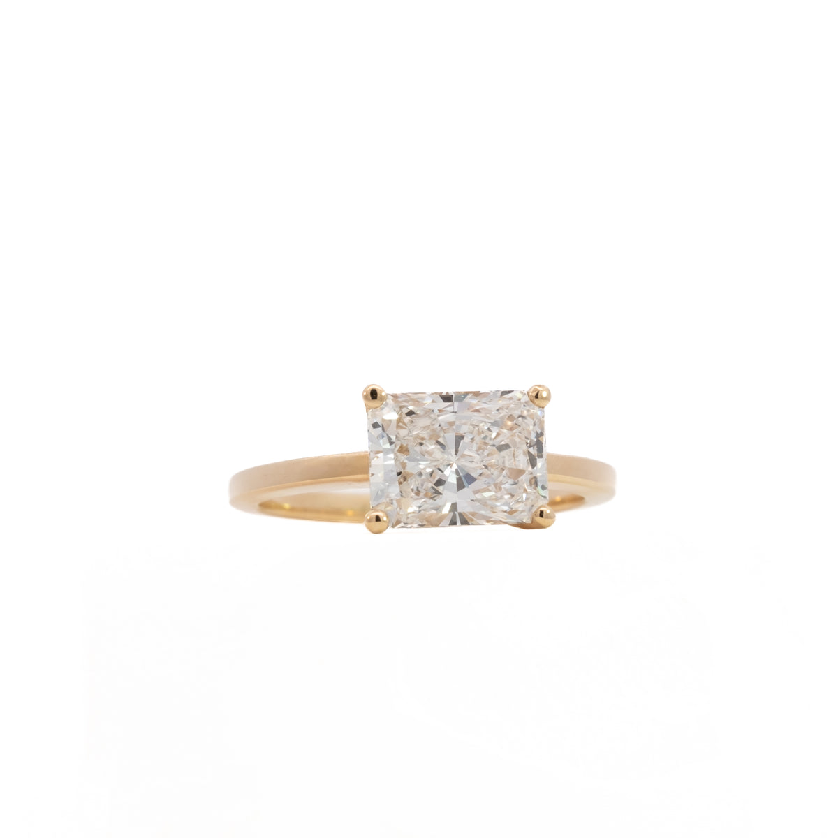 solitaire ring - radiant - grown diamond