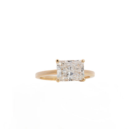 solitaire ring - radiant - grown diamond
