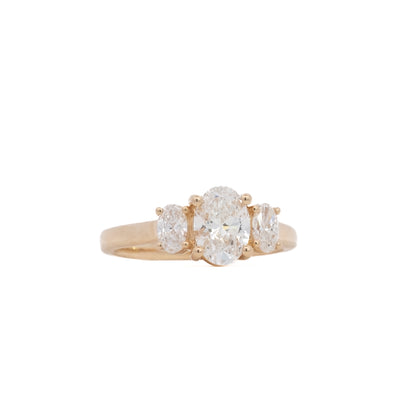 alma oval triple-stone ring - grown diamond