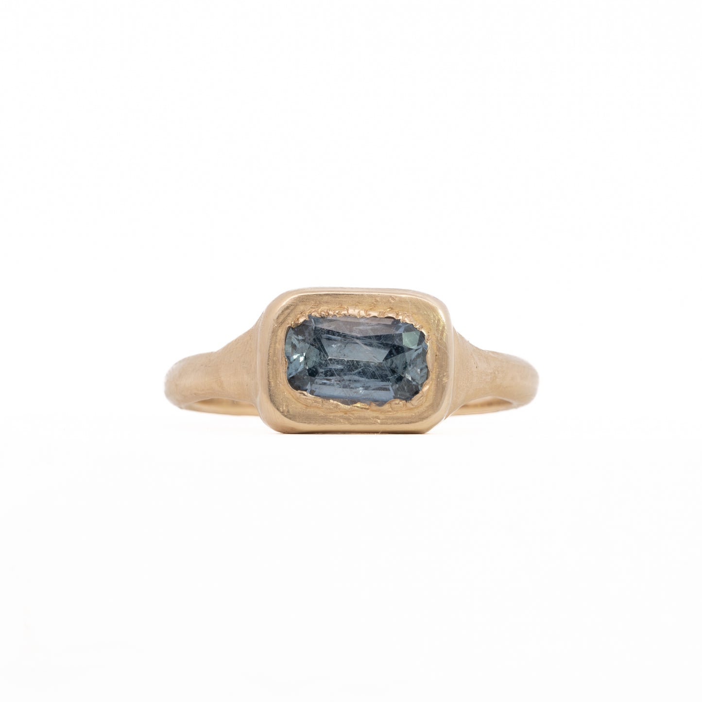 rustic signet ring - umba sapphire
