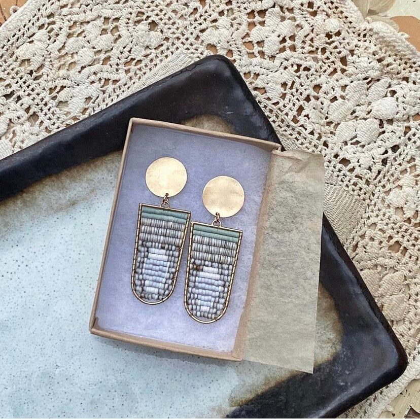 pod post earrings