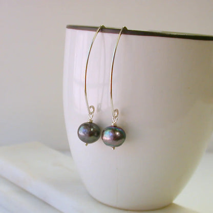 open marquise curving shape earrings - black pearl
