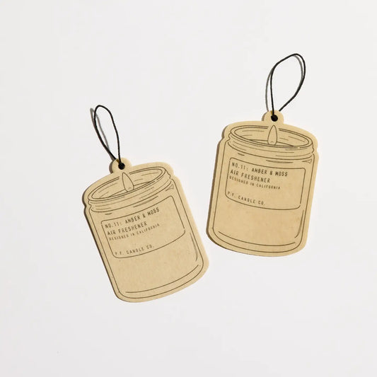 p.f. candle co. / air freshener - amber & moss