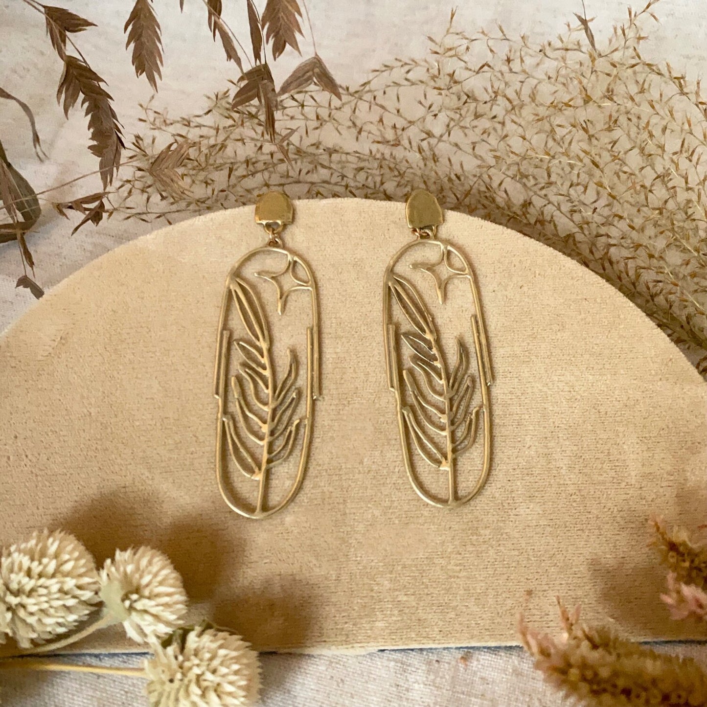 plant magic post earrings