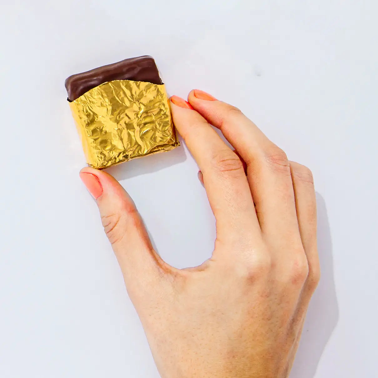 fine & raw / hazelnut chocolate chunkette - holiday