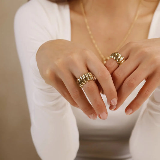 large scalloped band ring