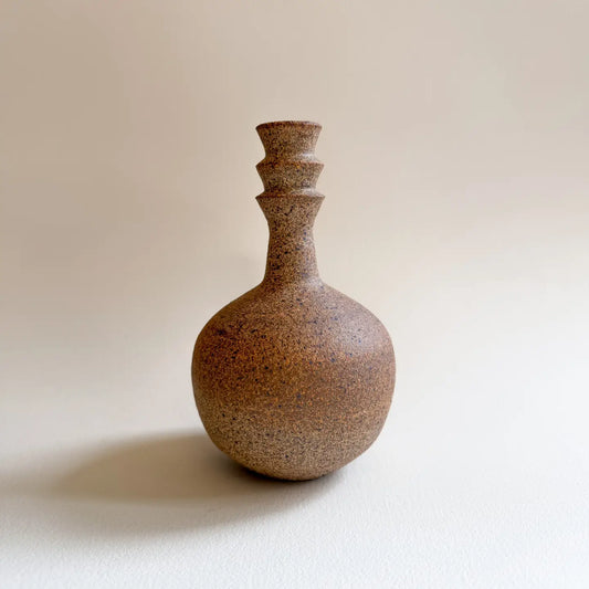 SOMBRA / sandstone bottleneck vase 027