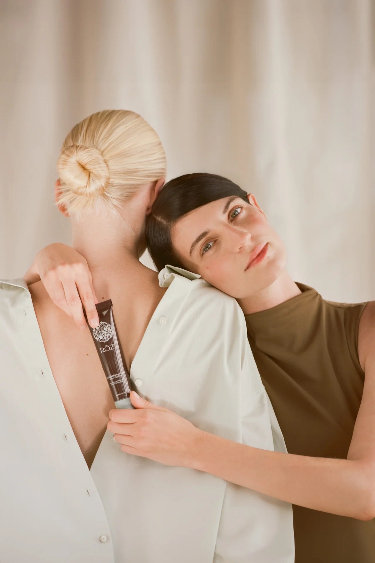 rōz / evergreen style cream