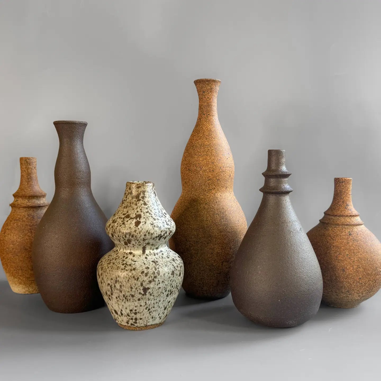 SOMBRA / sandstone bottleneck vase 021