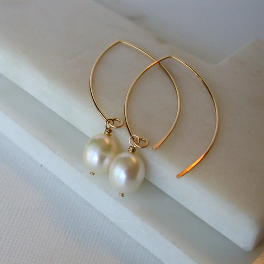 open marquise curving shape earrings - large pearl