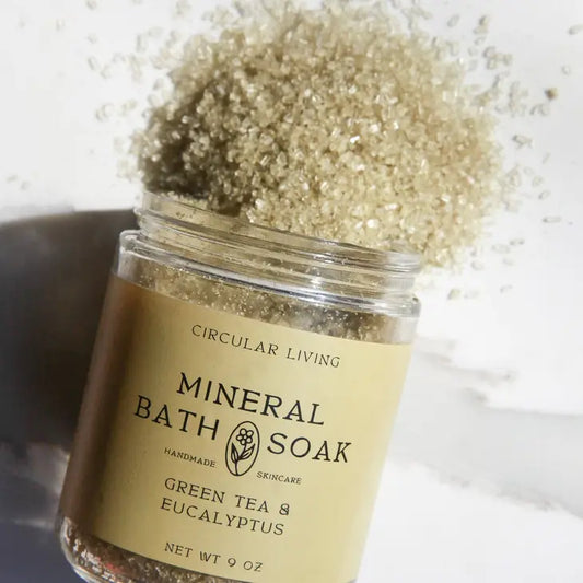 circular living / mineral bath soak - green tea & eucalyptus