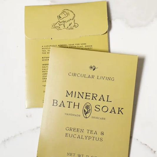 circular living / mineral bath soak sachet - green tea & eucalyptus