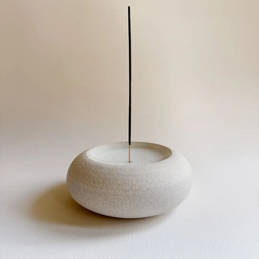 SOMBRA / quartzite incense holder