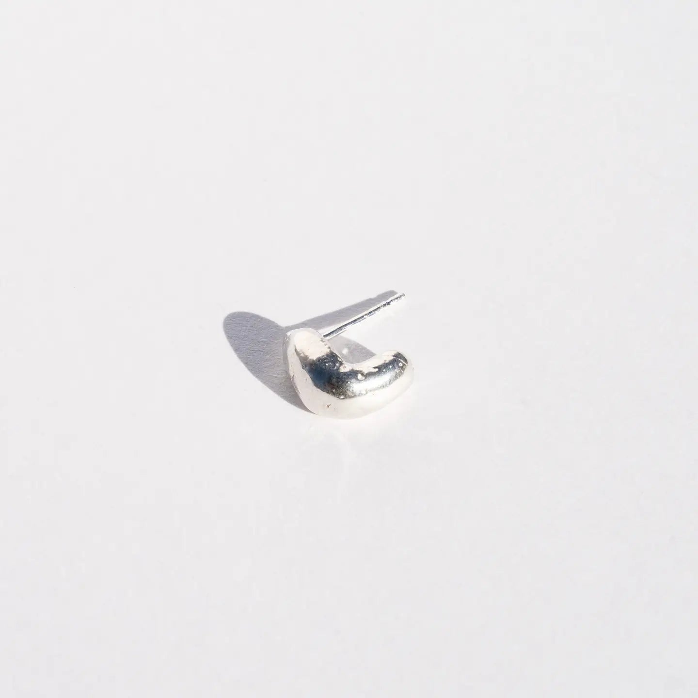 tiro post hoop earrings