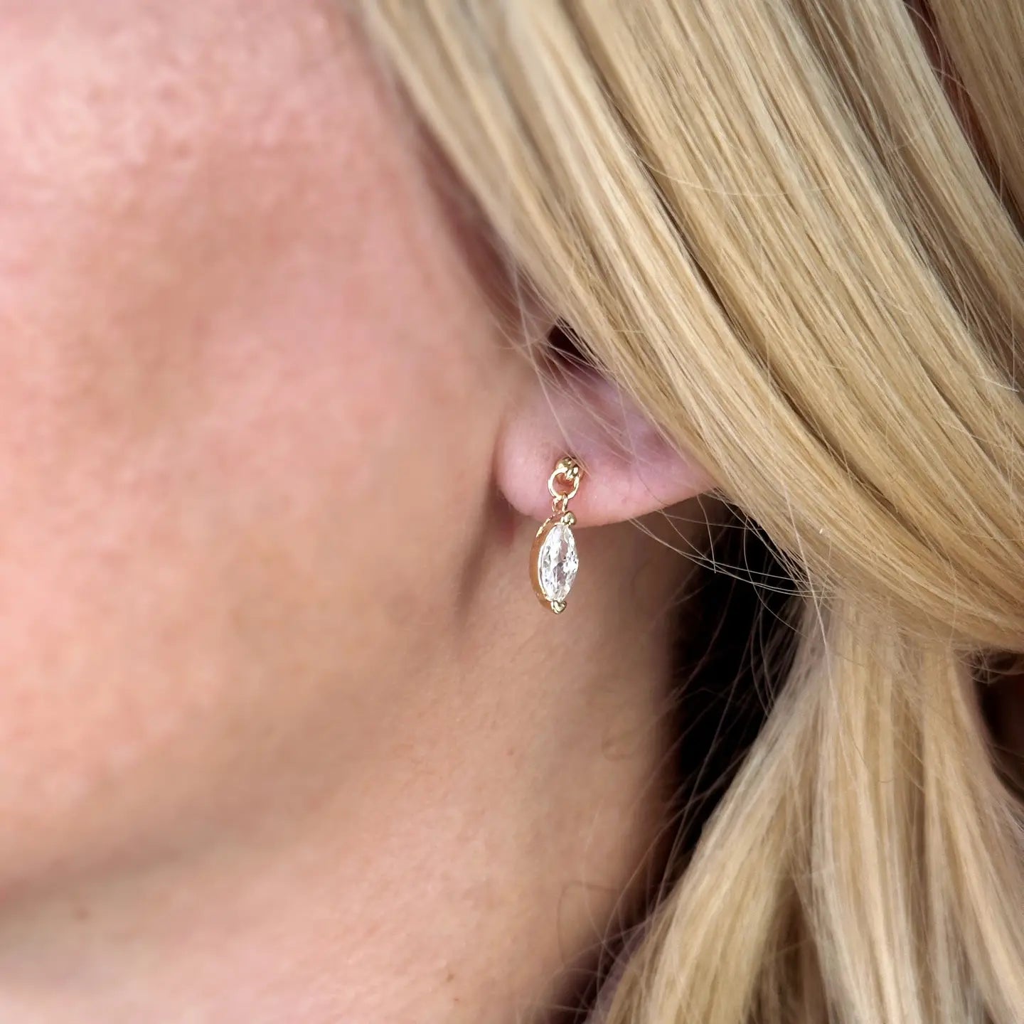 marquise dangling earrings - cz