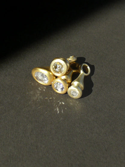 pendulum charm no.1 - salt & pepper natural diamond