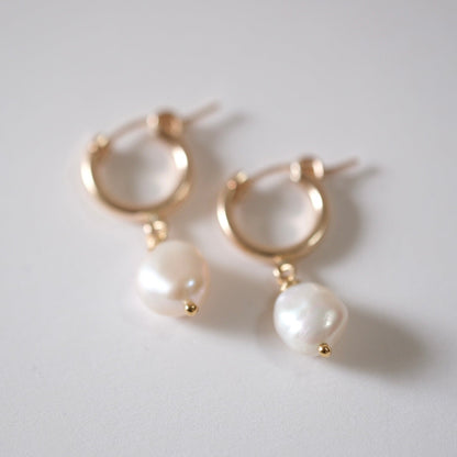 shannon len / white keshi pearl tube hoop earrings
