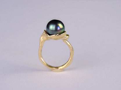 muse ring no.6 - tahitian pearl + natural diamond