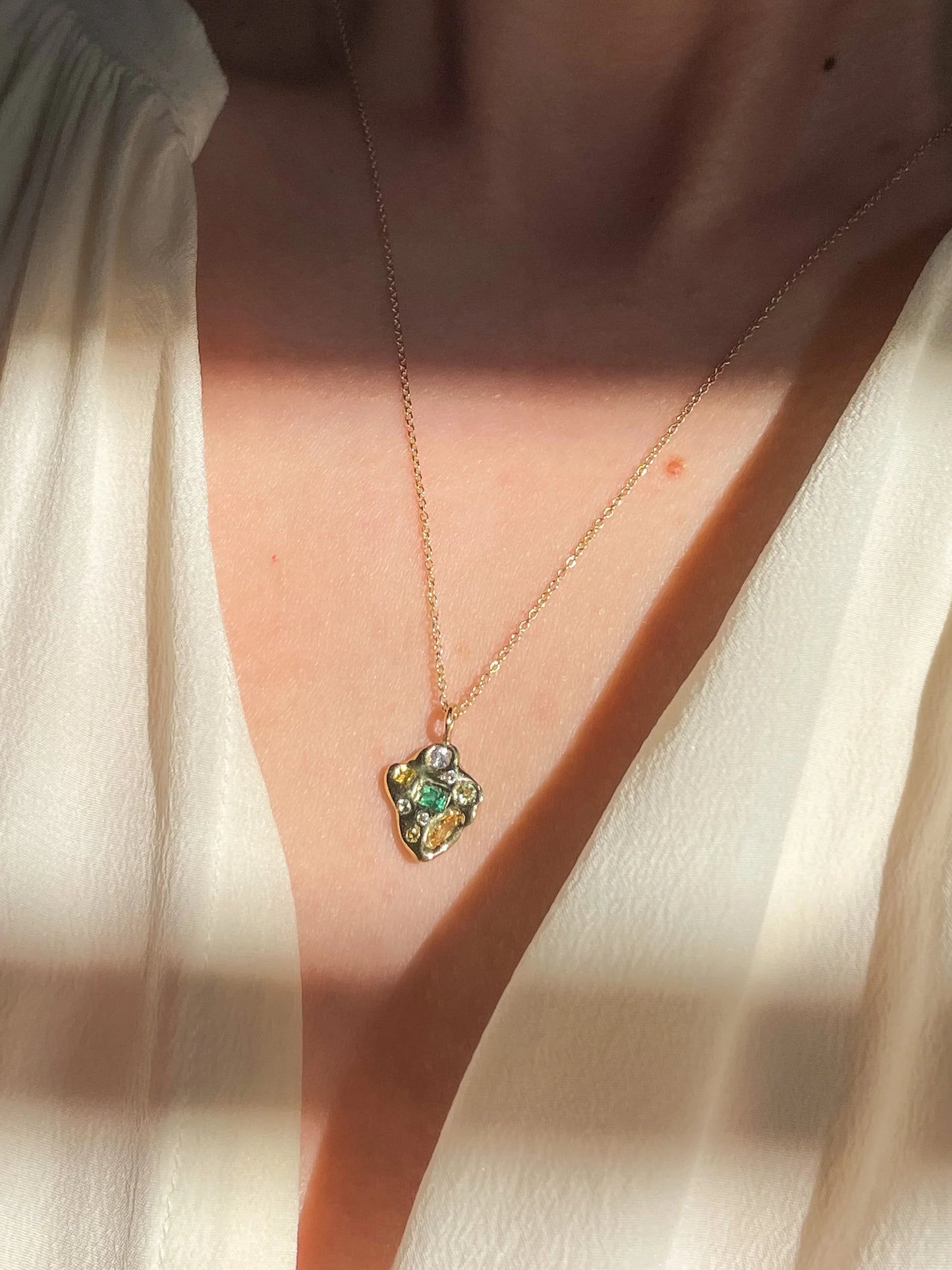 vert vitrail pendant necklace