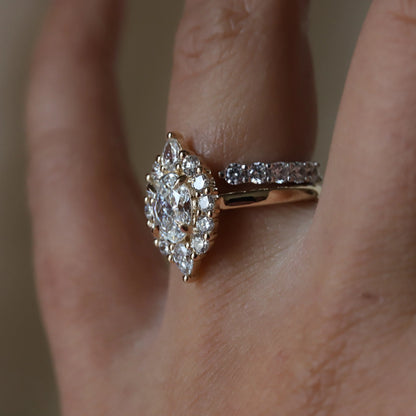 jazlyn oval ring - grown diamond