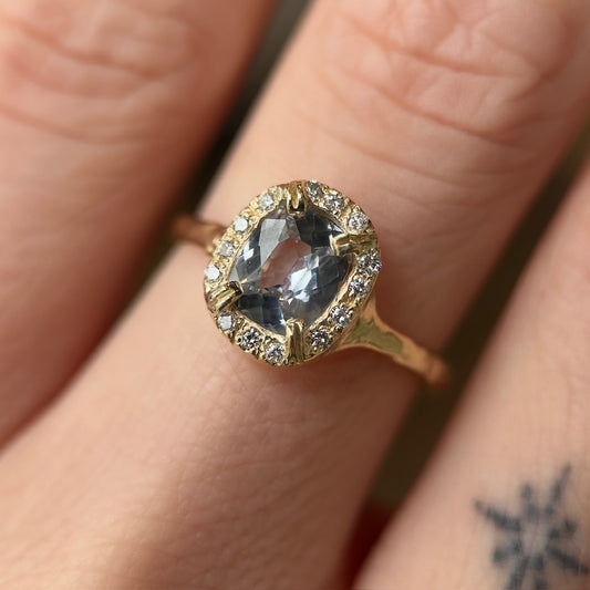 galerie des glaces sapphire ring