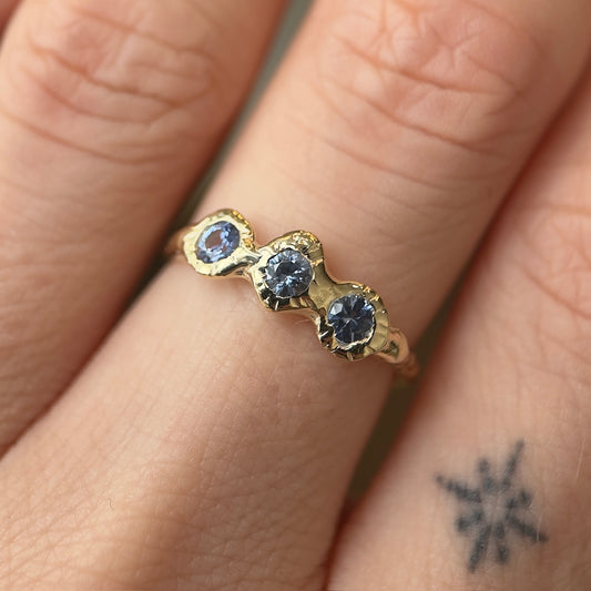 sacré trois ring band - sapphire