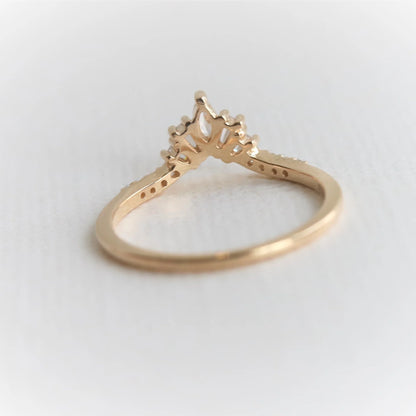 aurora emerald-cut crown ring - grown diamond