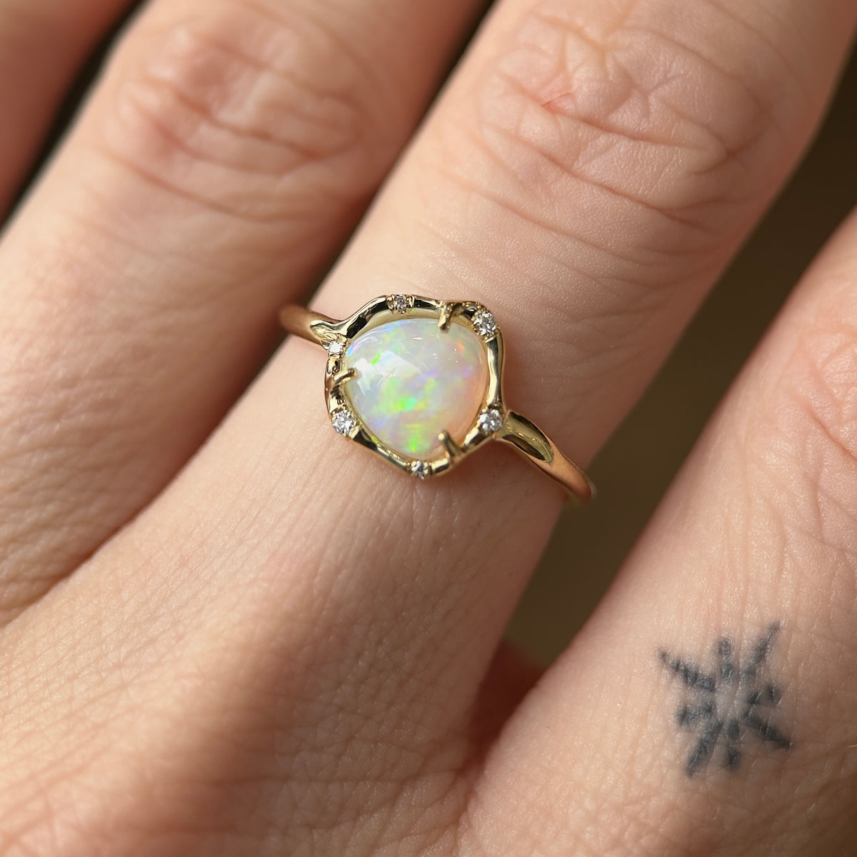 cosmic light ring - australian opal
