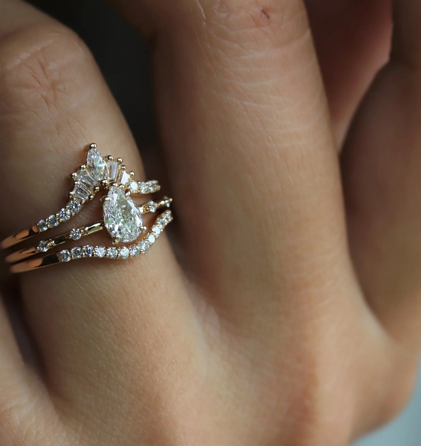 aurora emerald-cut crown ring - grown diamond