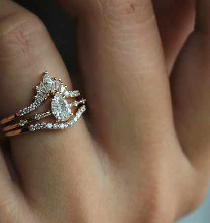 aurora emerald-cut crown ring - grown diamond