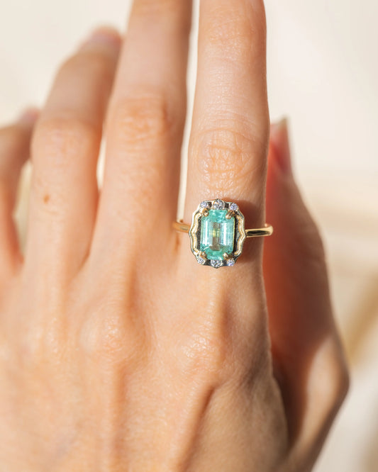 emerald de la dauphine ring