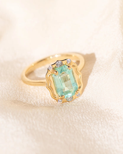 emerald de la dauphine ring