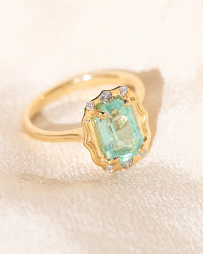 emerald de la dauphine ring