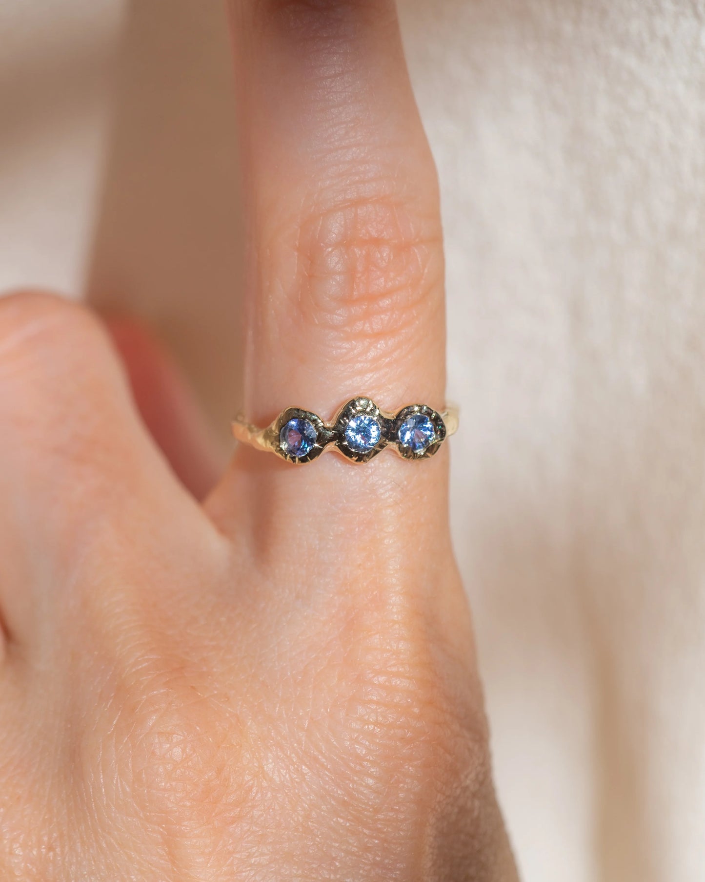sacré trois ring band - sapphire