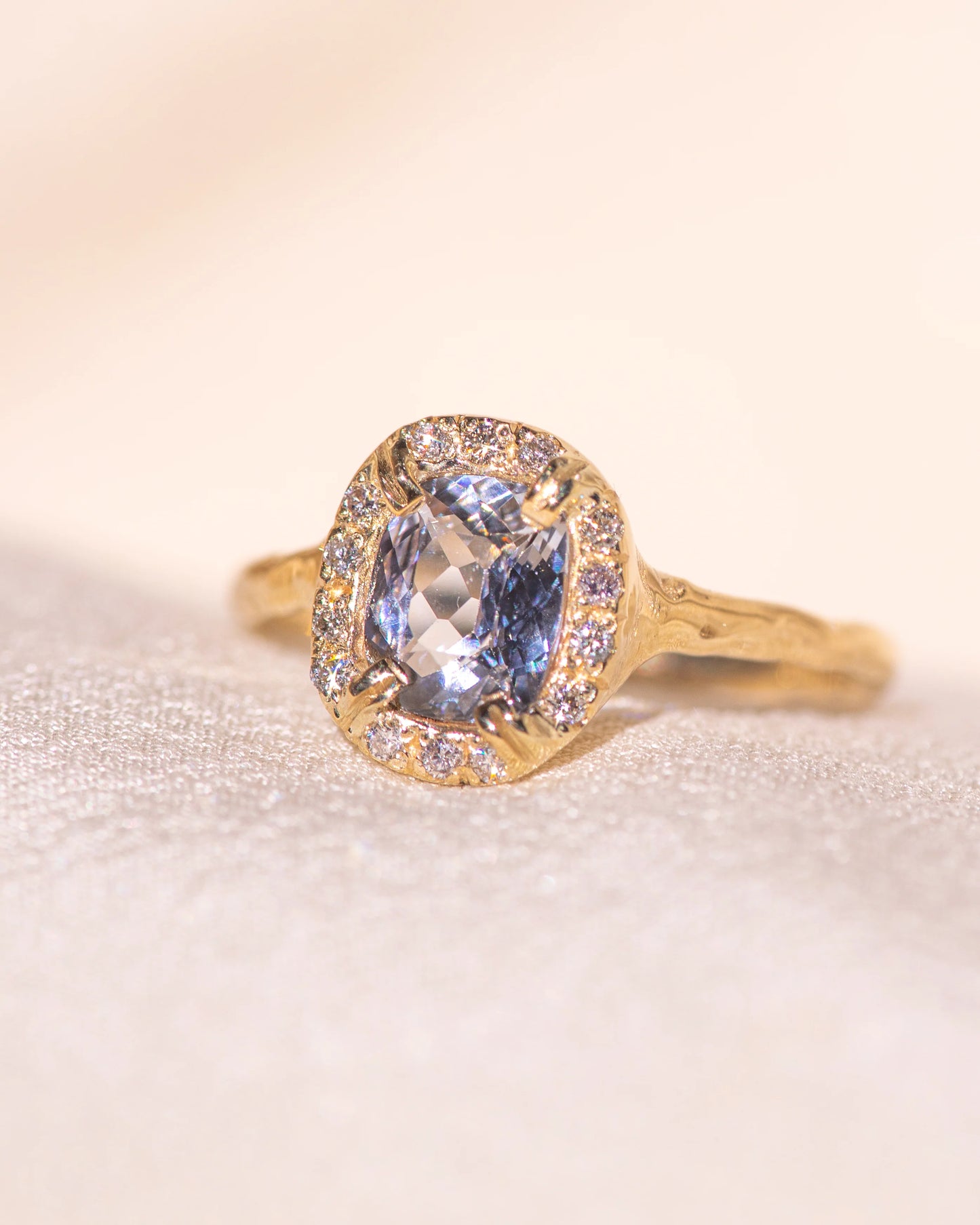 galerie des glaces sapphire ring