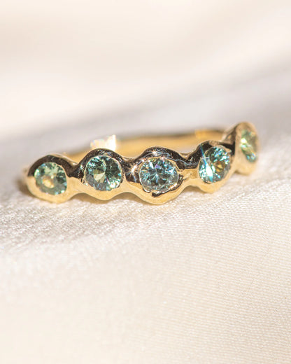 cathédrale ring band - green sapphire