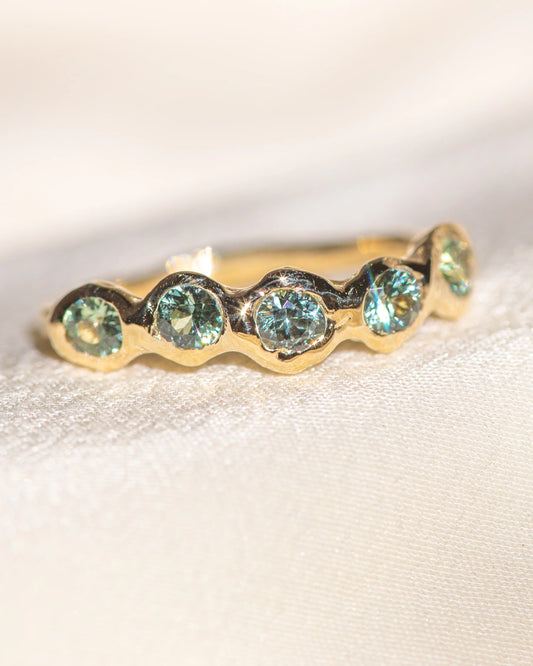cathédrale ring band - green sapphire