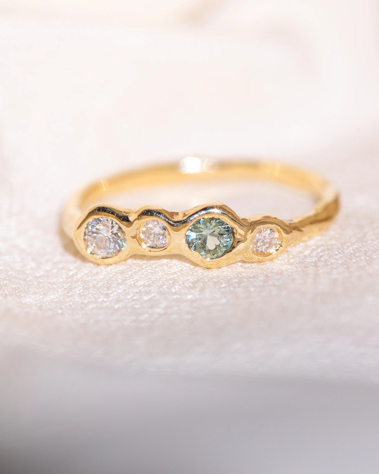 quatre ring band - green sapphire + natural diamond