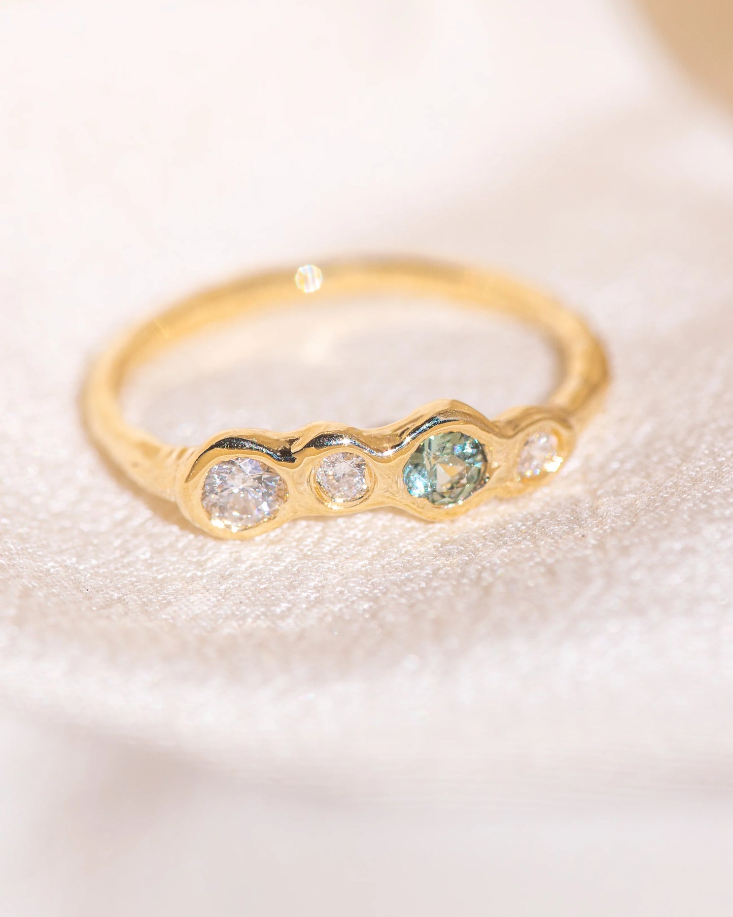 quatre ring band - green sapphire + natural diamond