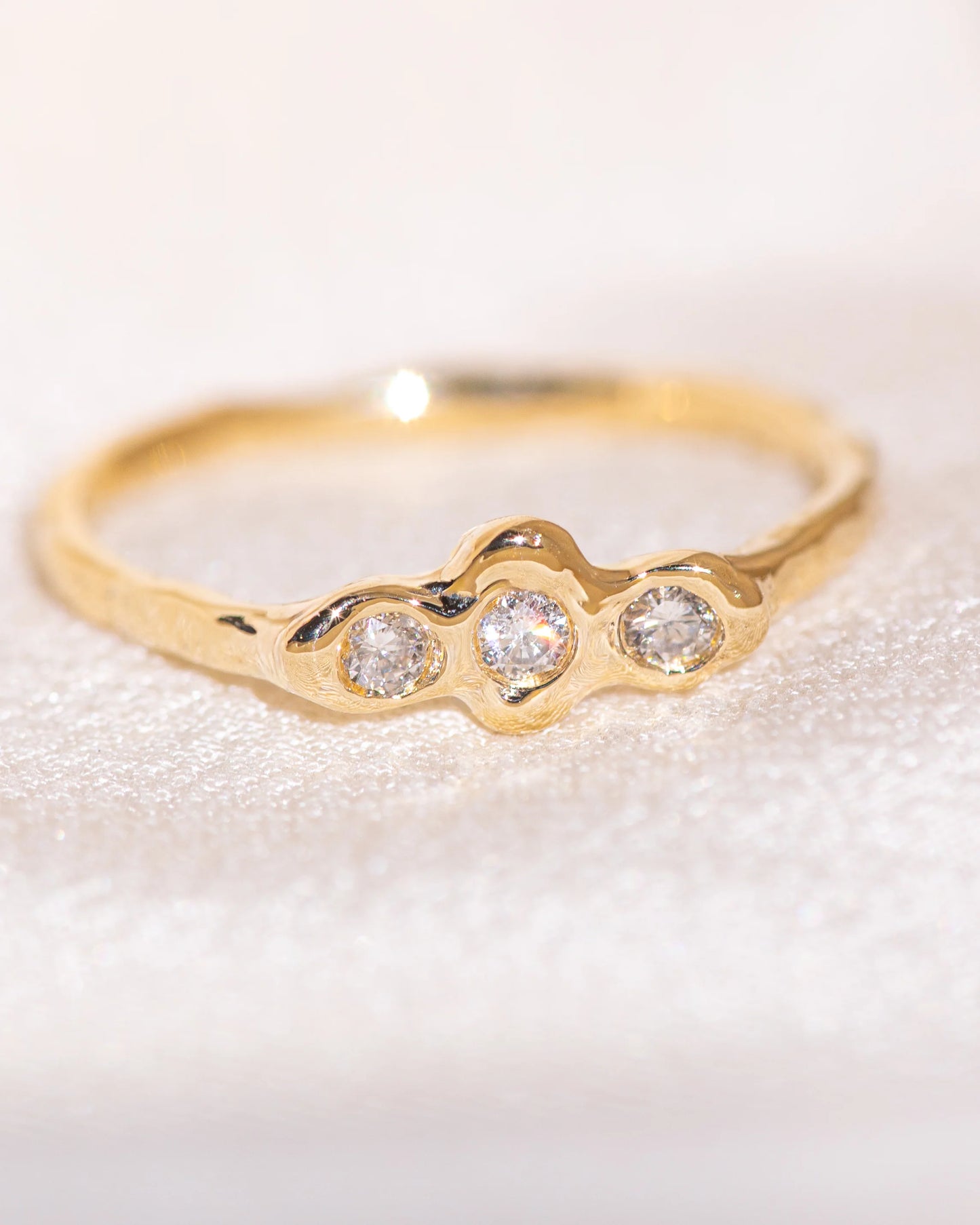 baby sacré trois ring band - natural diamond