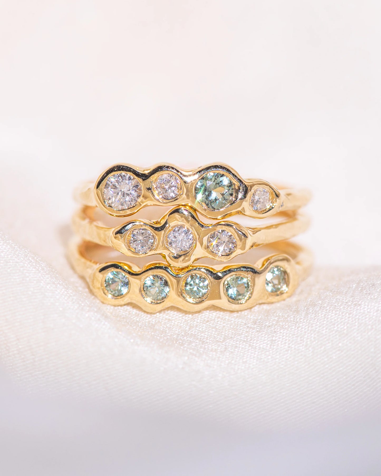 baby cathédrale ring band - green sapphire
