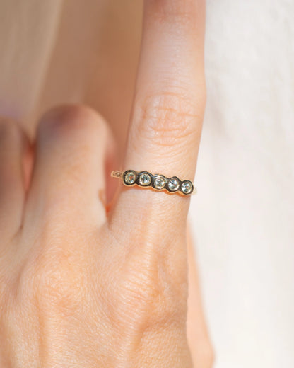 baby cathédrale ring band - green sapphire